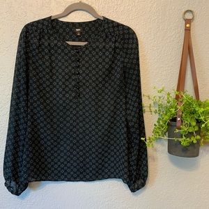 Mossimo Light Weight Top Black with Blue Pattern S
